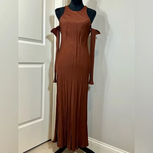 ZARA COMBINATION ARM WARMER
DRESS ✨EUC✨ 100% Viscose Main - Picture 3 of 16